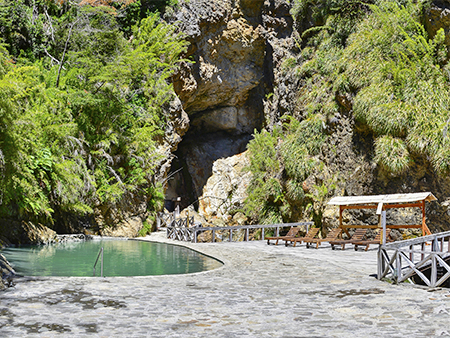 nuest-emp-ter-mall-3 nuest-emp-ter-mall-3